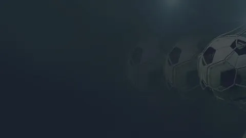 “未战先遇重创！皇马欧冠巅峰对决在即，遭遇致命打击，能否逆袭曼城悬念重重！”